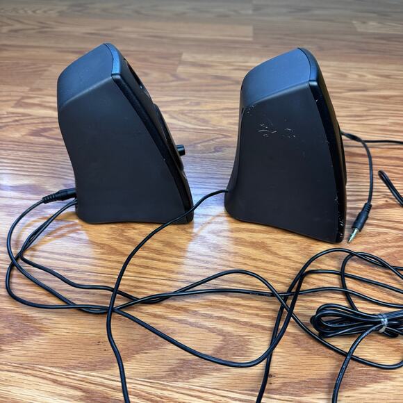 Logitech Z130 Stereo Speakers - Picture 7 of 9